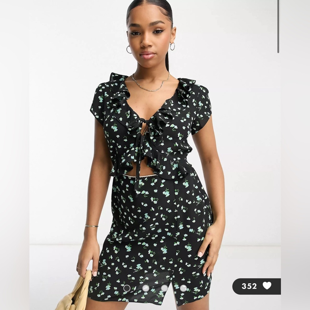 ASOS DESIGN lace trim ruffle bodice mini tea dress in black ditsy - Picture 1 of 7